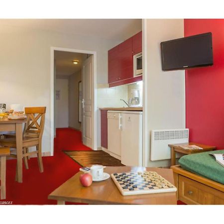 Charmant Appartement Avec Piscine. Монфланкин Екстериор снимка