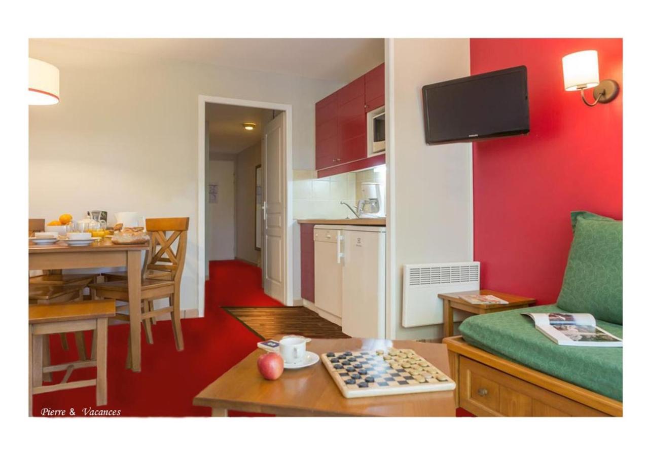 Charmant Appartement Avec Piscine. Монфланкин Екстериор снимка